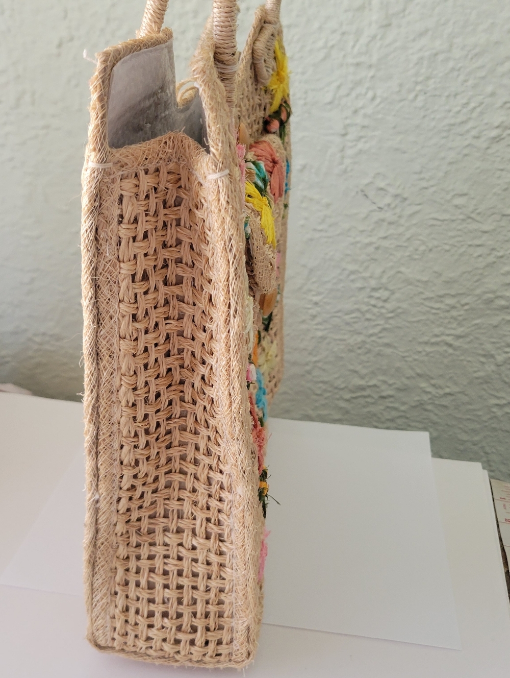 Vintage Woven Straw Raffia Bag Embroidered Floral Tyler Made In Phillipines - Picture 5 of 16
